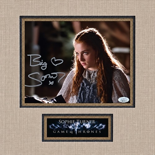 Sophie turner nei panni - sophie,